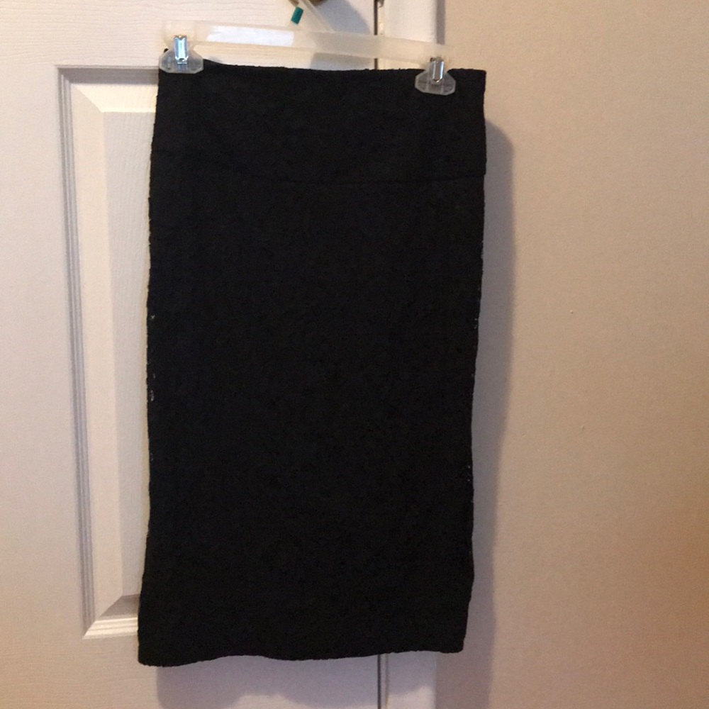 Express size 2 black lace pencil skirt